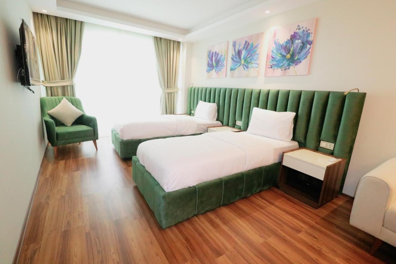 Grand Luxury * Ялова