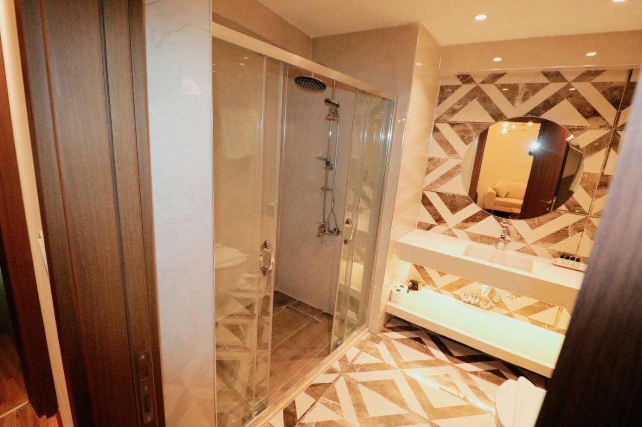 Grand Luxury *